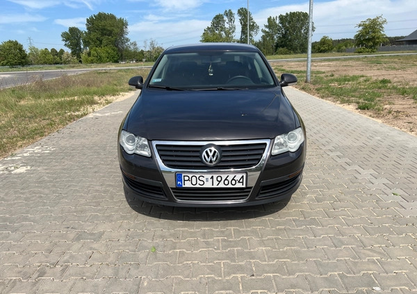 Volkswagen Passat cena 13900 przebieg: 252124, rok produkcji 2006 z Konin małe 106